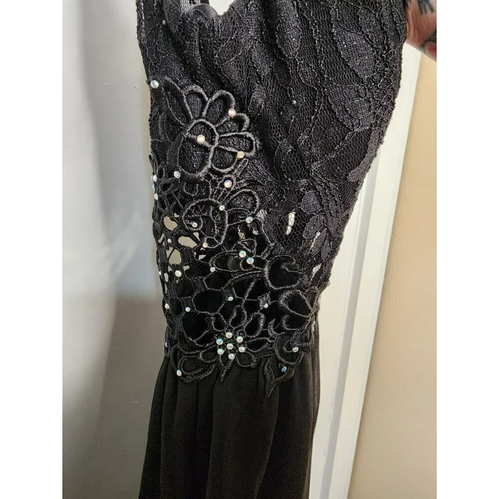 Size 0 City Triangles Black Formal Maxi Dress High Slit Lace Structured Bodice
